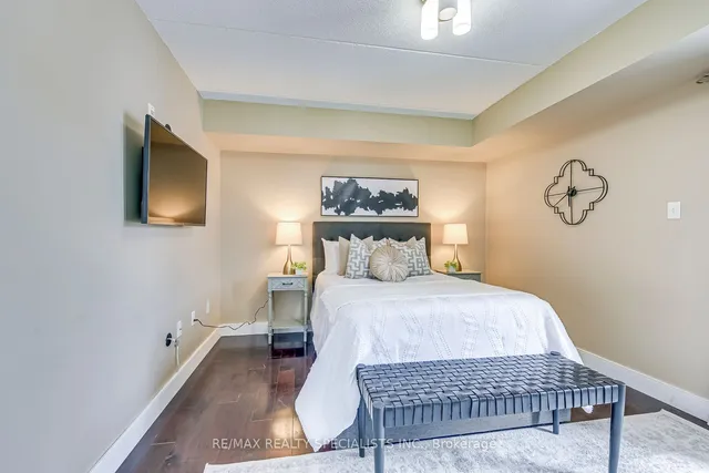 Additional property image - 1487 Maple Ave Unit 313