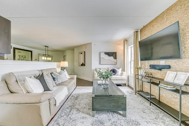 Additional property image - 1487 Maple Ave Unit 313
