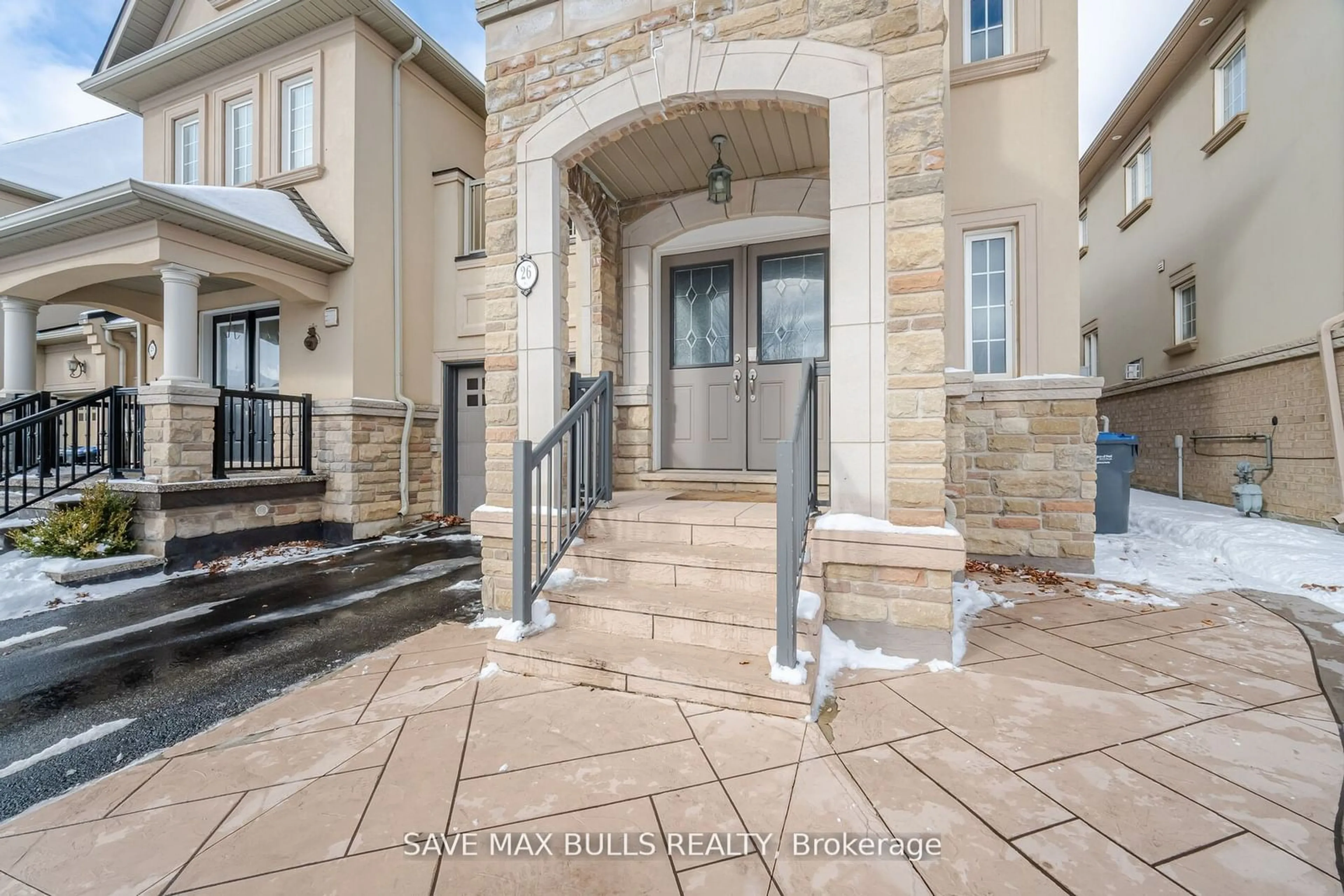 Indoor entryway for 26 Beachville Circ, Brampton Ontario L6X 0V3