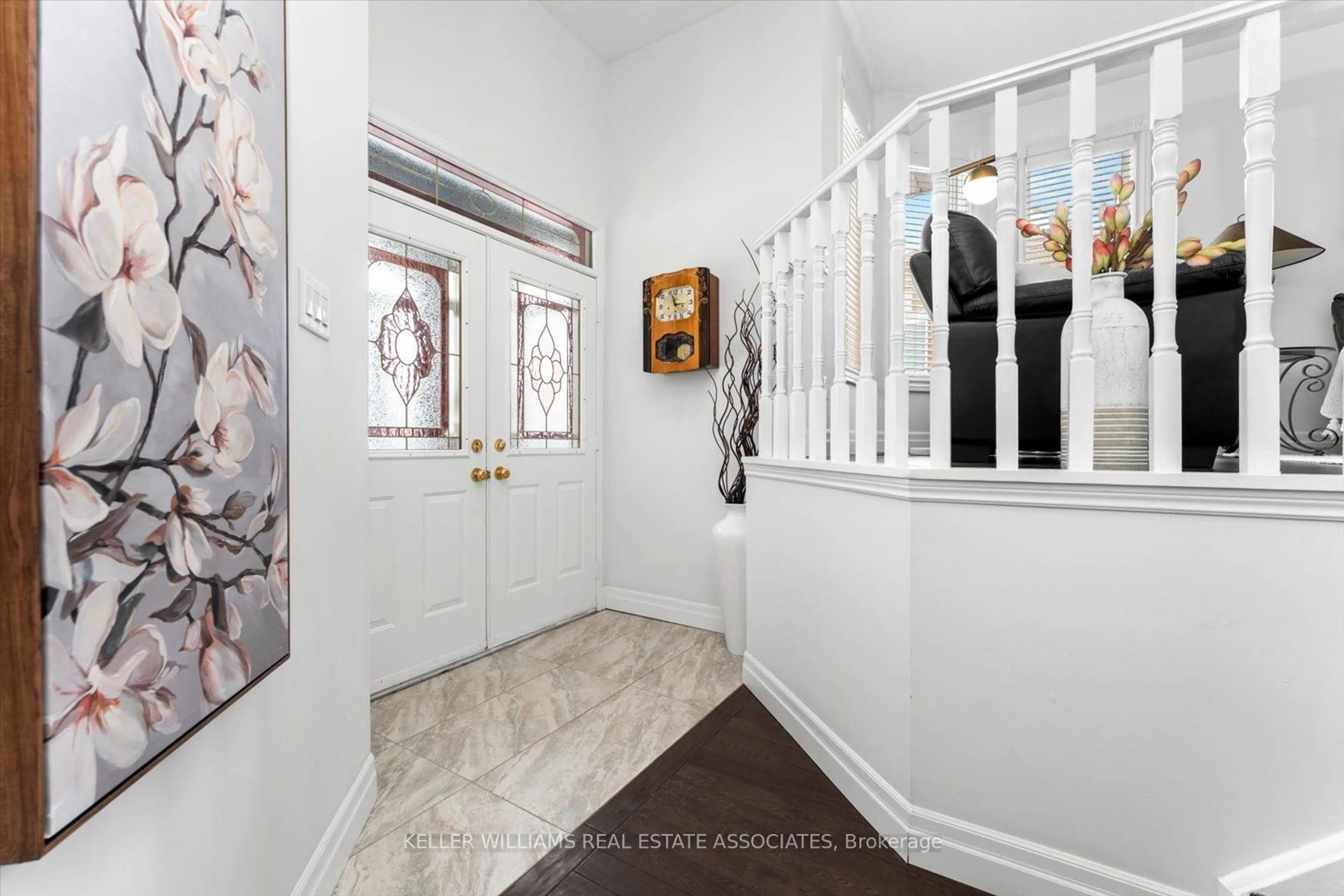 Indoor entryway for 65 Summerfield Cres, Brampton Ontario L6X 4L2