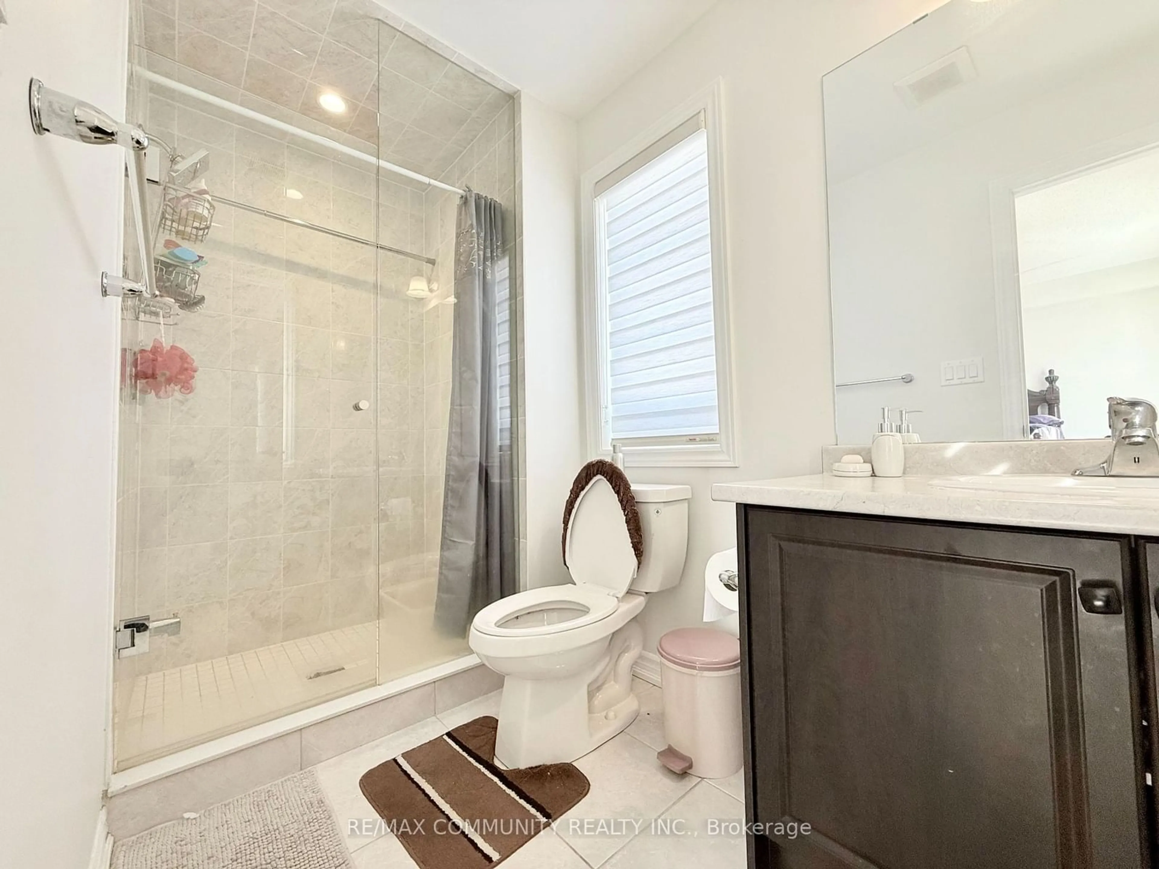 Contemporary bathroom, ceramic/tile floor for 13 Arcola St, Brampton Ontario L6P 4N7