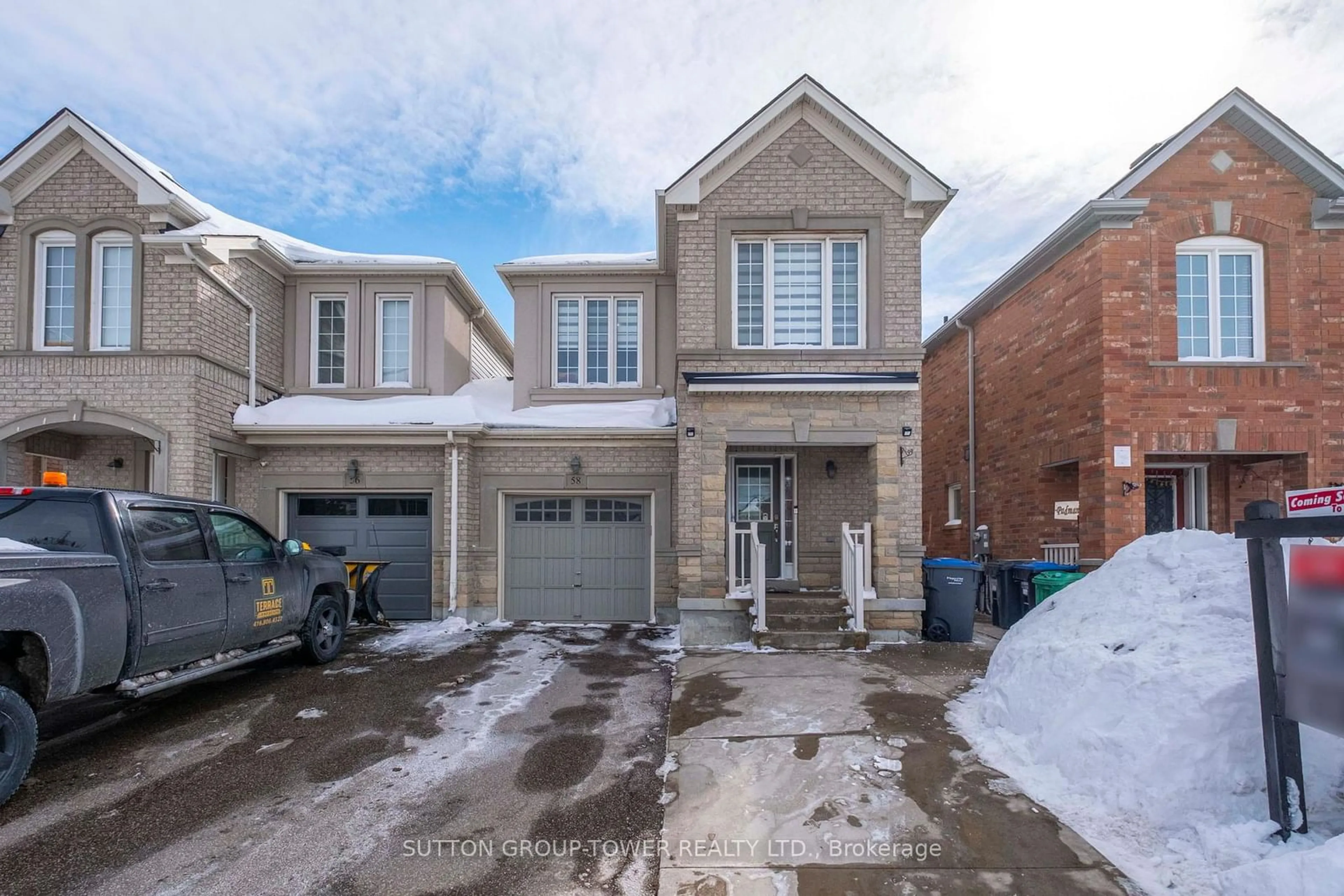 A pic from outside/outdoor area/front of a property/back of a property/a pic from drone, street for 58 Lightcatcher Circ, Brampton Ontario L6P 3P5