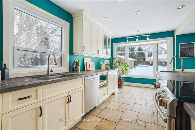 Additional property image - 300 Shoreview Rd