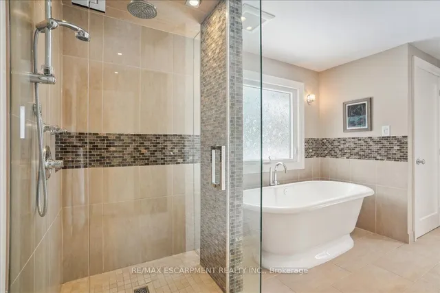 Additional property image - 300 Shoreview Rd