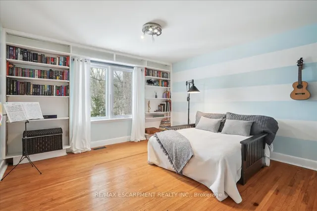 Additional property image - 300 Shoreview Rd