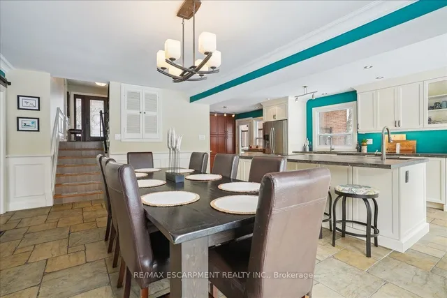 Additional property image - 300 Shoreview Rd