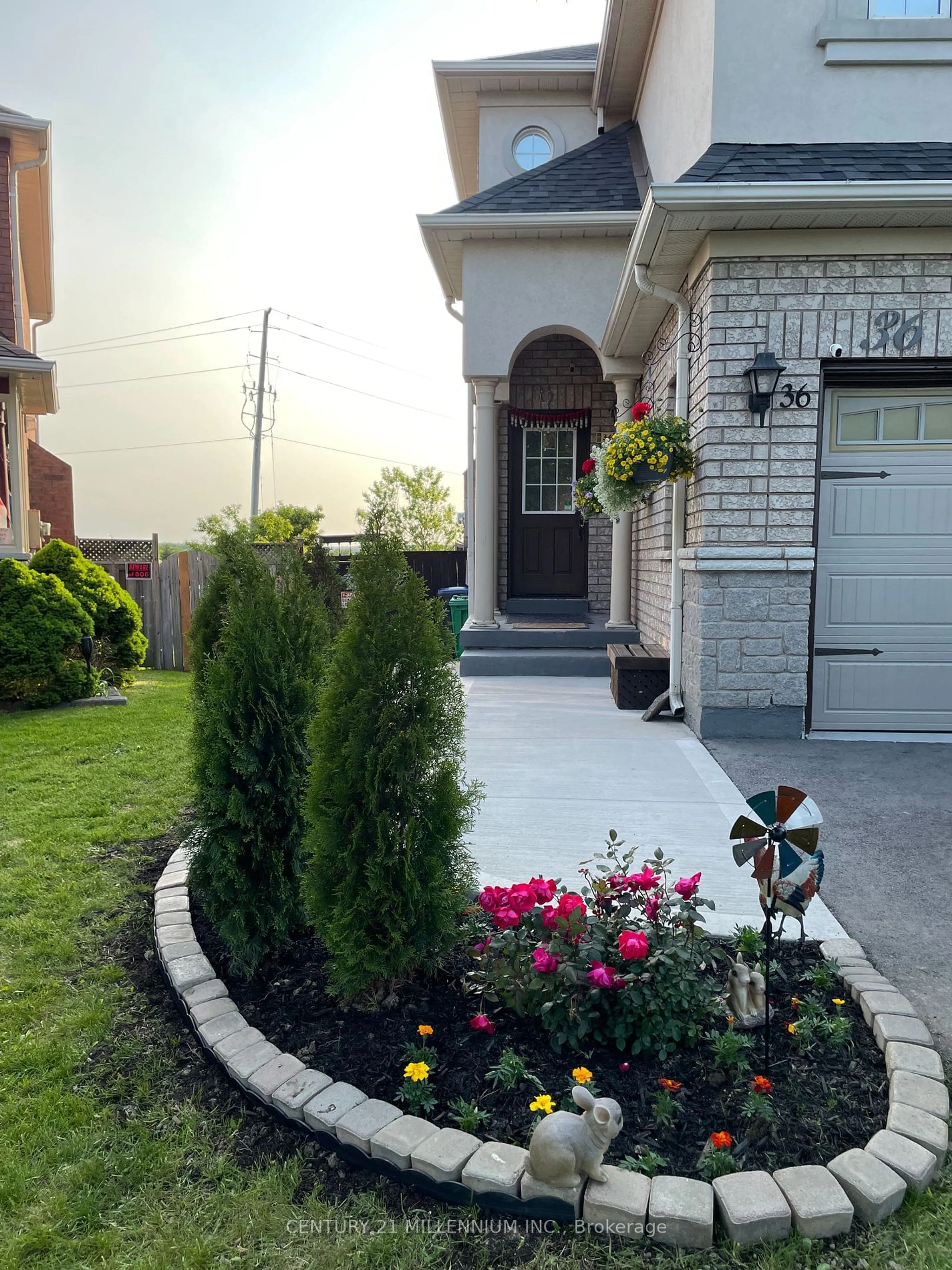 Home with brick exterior material, street for 36 Hesketh Crt, Caledon Ontario L7C 1C6