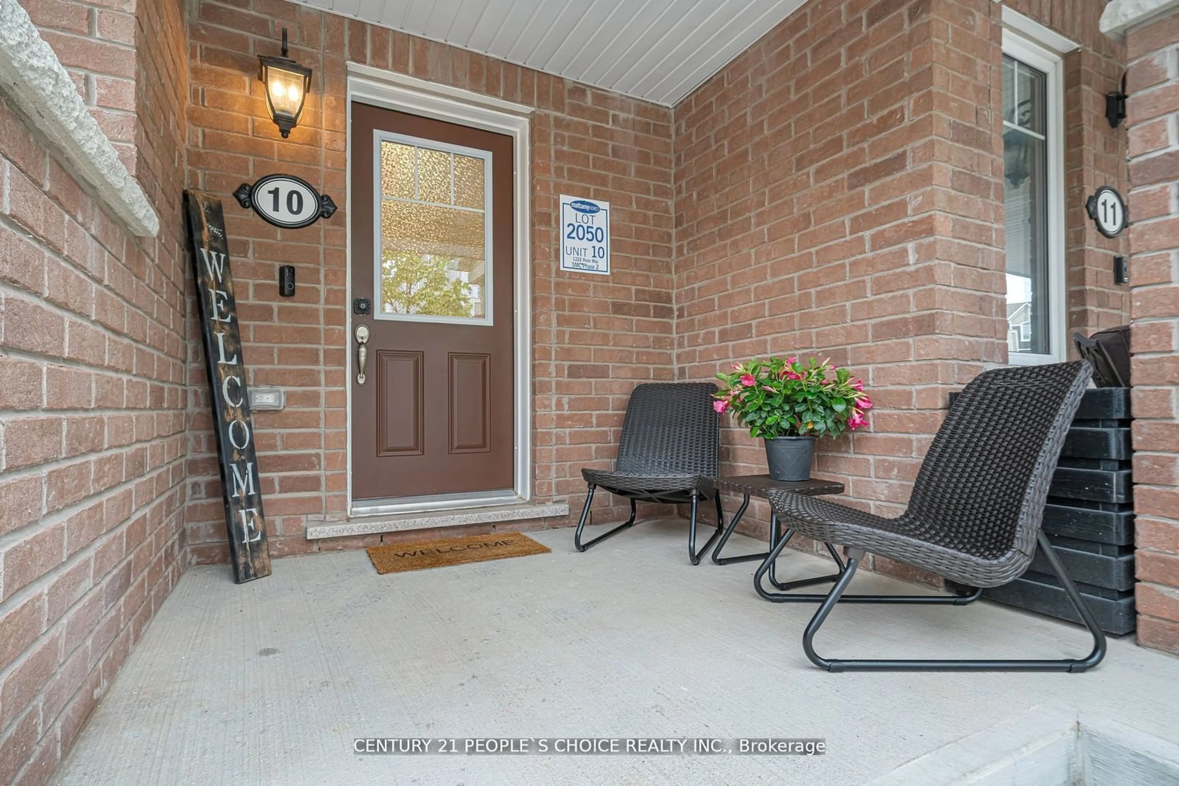 Indoor entryway for 1222 Rose Way #10, Milton Ontario L9E 1P1