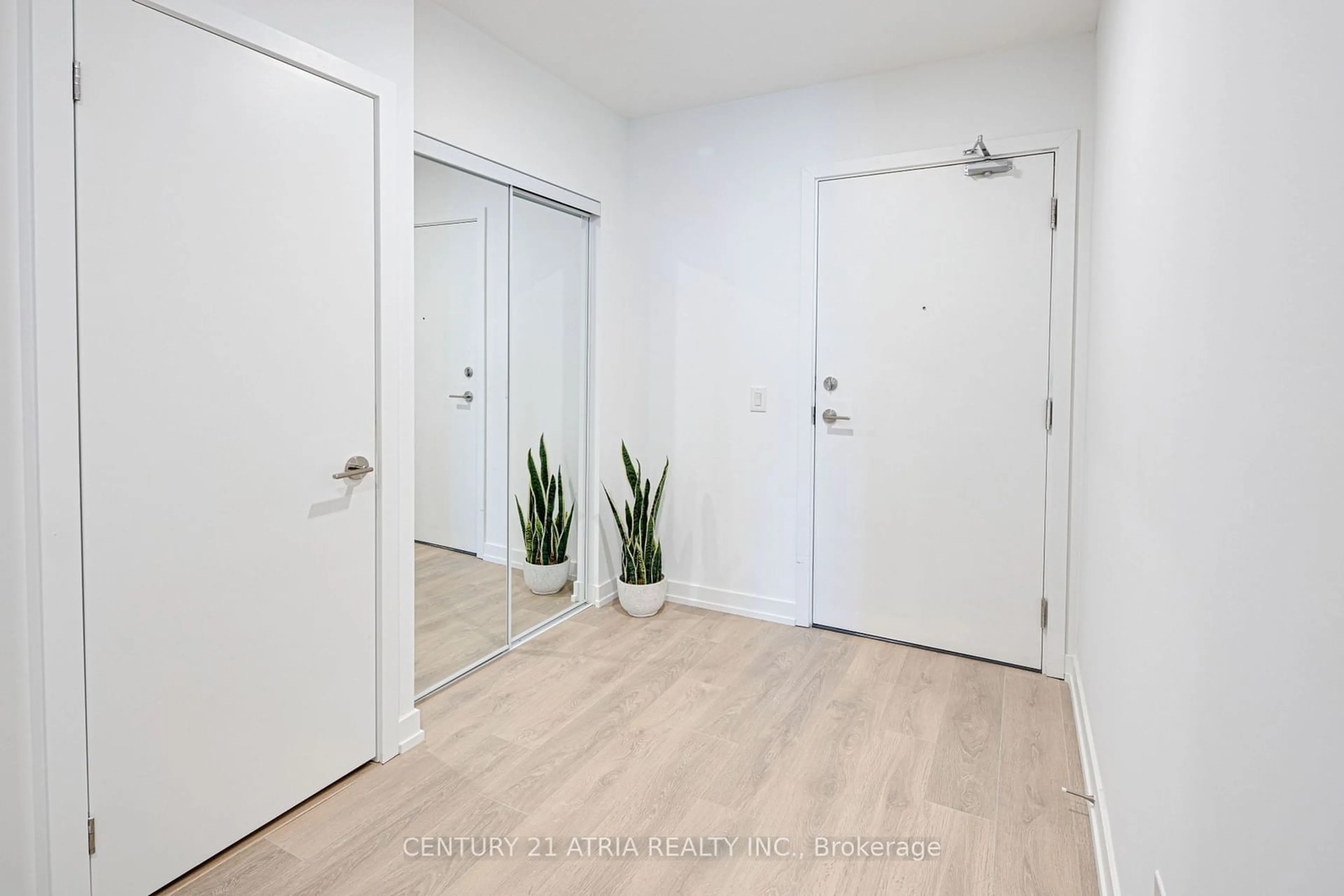 Indoor entryway for 1100 Sheppard Ave #1501, Toronto Ontario M3K 0E4