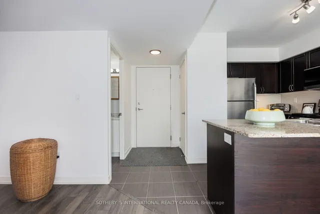 Additional property image - 816 Lansdowne Ave Unit 812