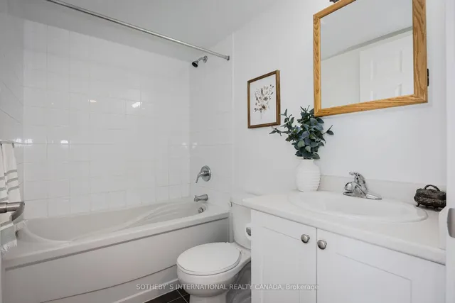 Additional property image - 816 Lansdowne Ave Unit 812