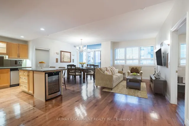 Additional property image - 399 Elizabeth St Unit 611