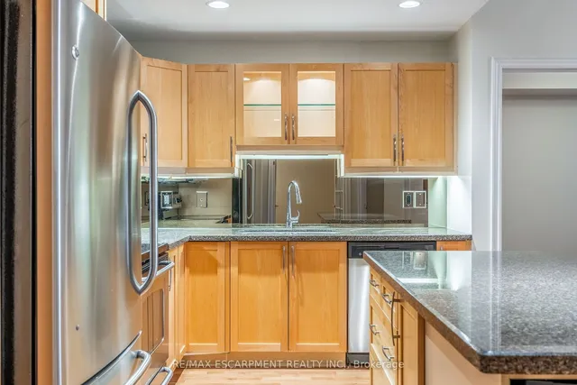 Additional property image - 399 Elizabeth St Unit 611