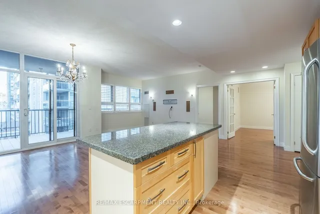 Additional property image - 399 Elizabeth St Unit 611