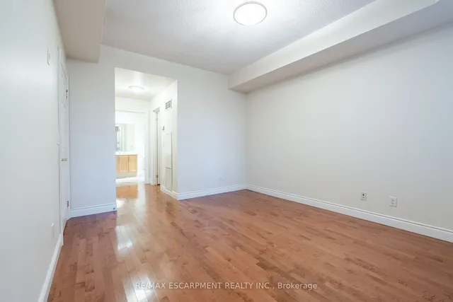 Additional property image - 399 Elizabeth St Unit 611
