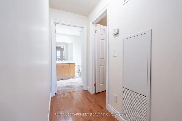 Additional property image - 399 Elizabeth St Unit 611