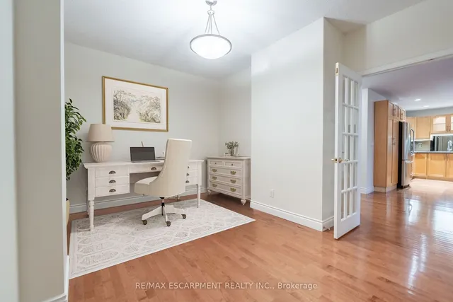 Additional property image - 399 Elizabeth St Unit 611