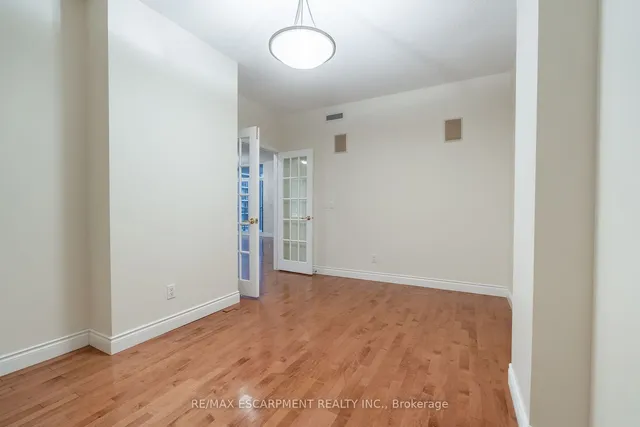 Additional property image - 399 Elizabeth St Unit 611
