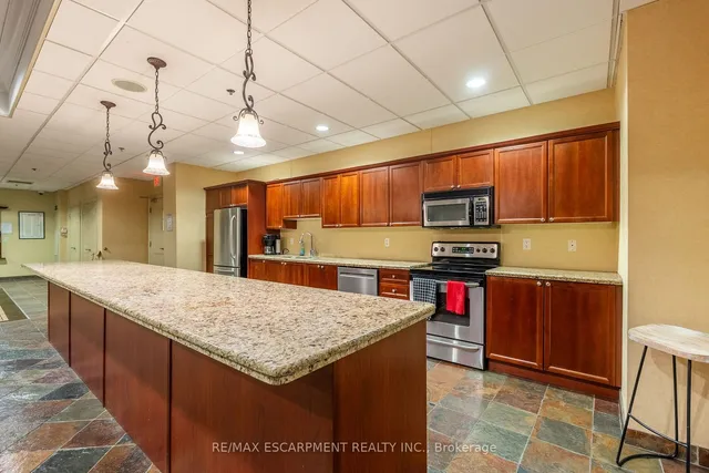 Additional property image - 399 Elizabeth St Unit 611