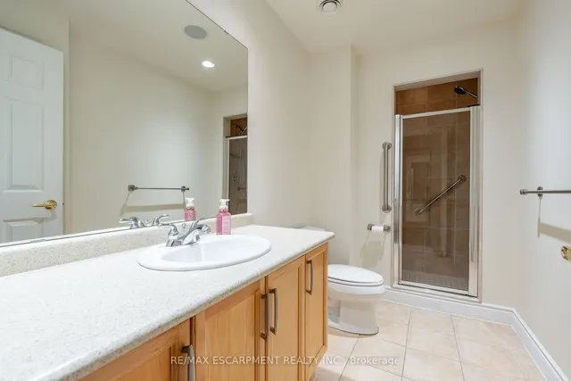 Additional property image - 399 Elizabeth St Unit 611
