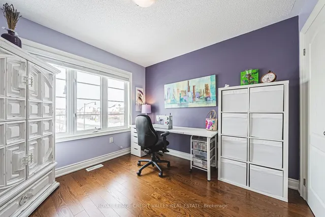 Additional property image - 1 Little Britain Cres