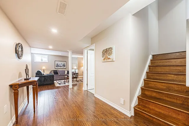 Additional property image - 1 Little Britain Cres