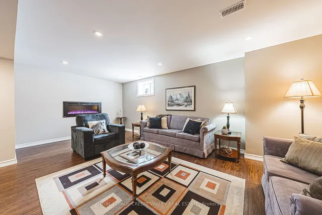 Additional property image - 1 Little Britain Cres