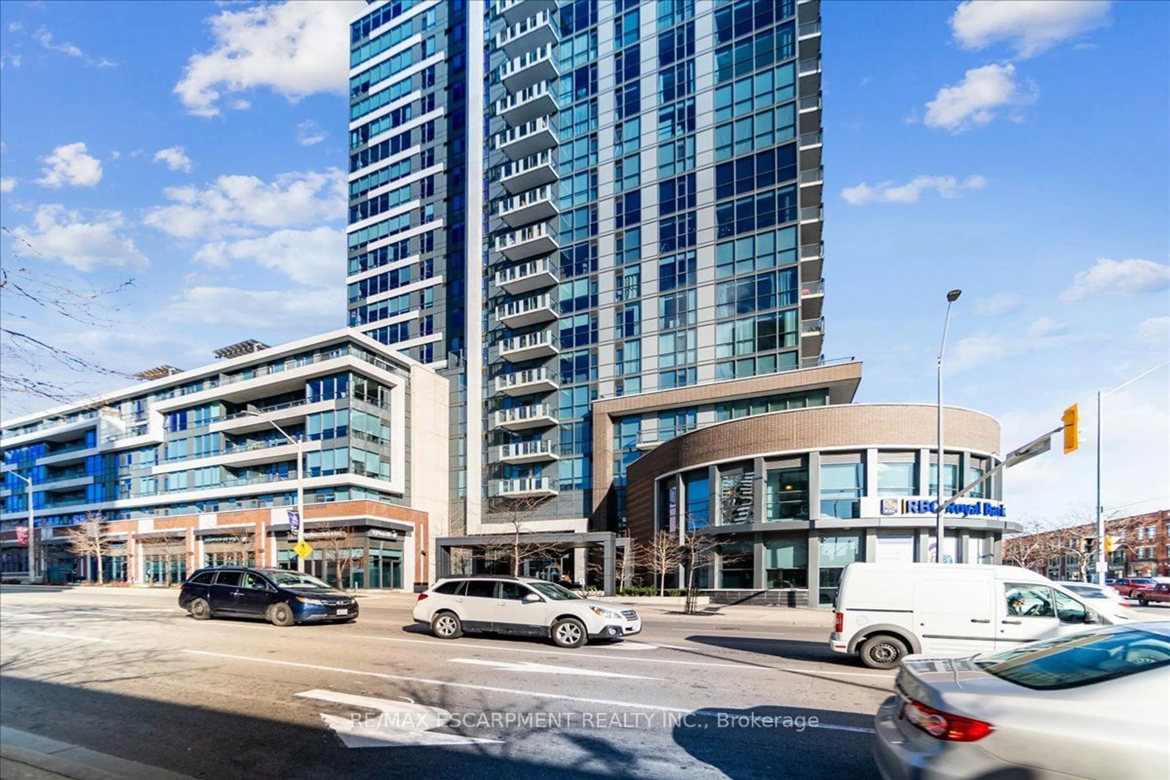 Indoor foyer for 1 Hurontario St #316, Mississauga Ontario L5G 0A3