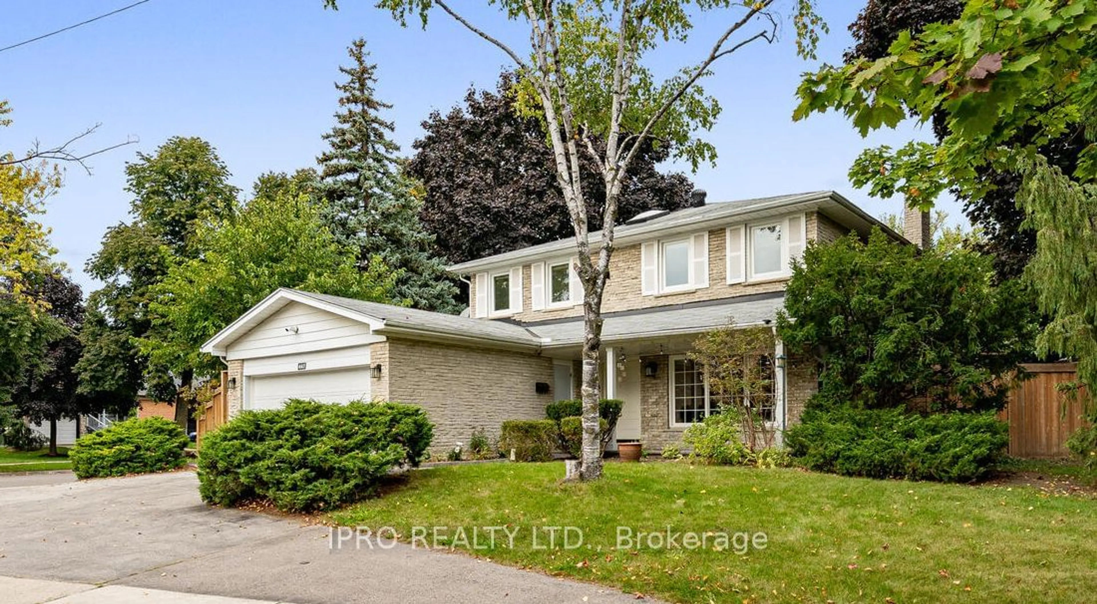 Home with brick exterior material, street for 447 Edgeworth Rd, Mississauga Ontario L5A 1R6