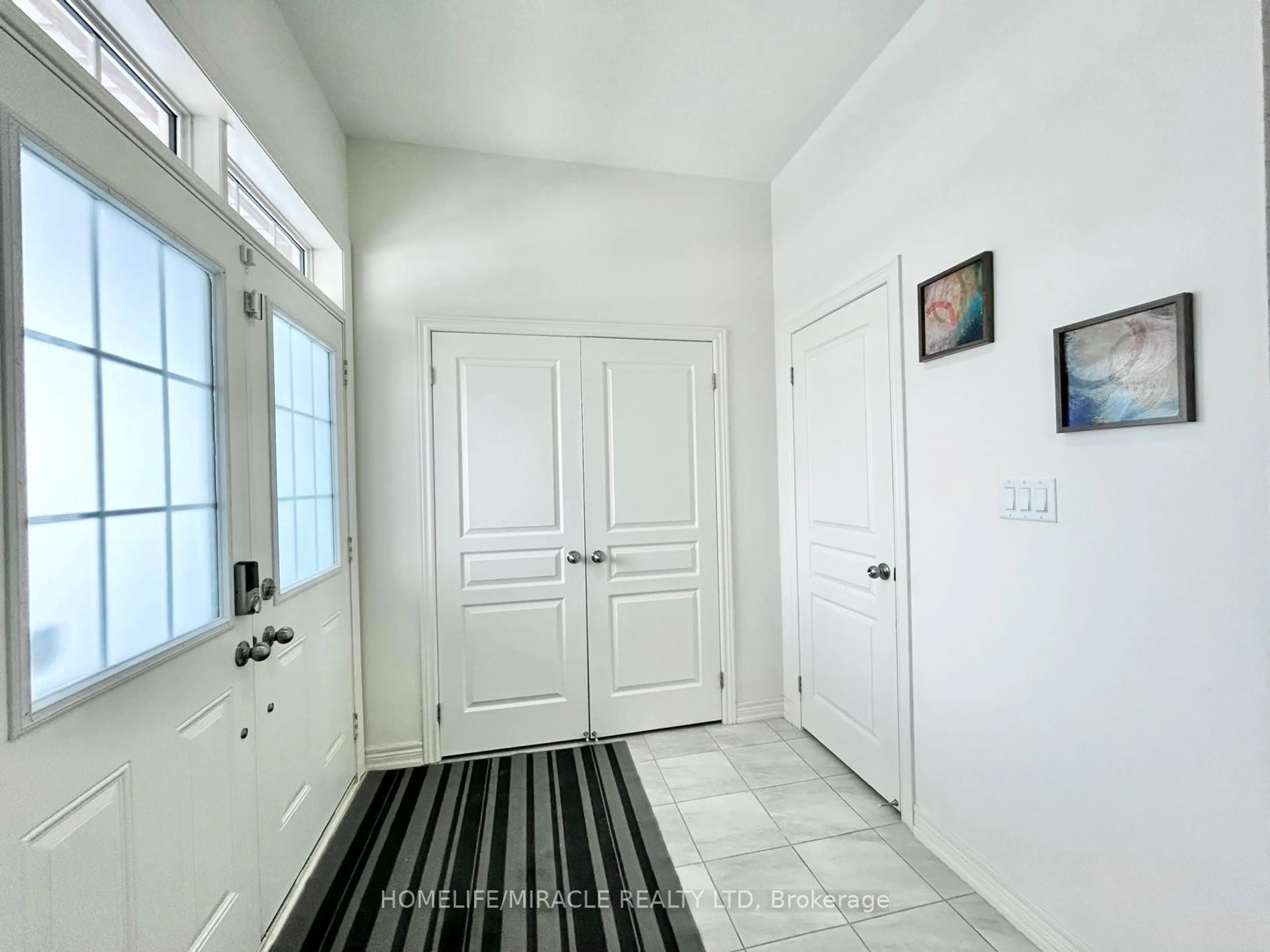 Indoor entryway for 149 Remembrance Rd, Brampton Ontario L7A 3Y2