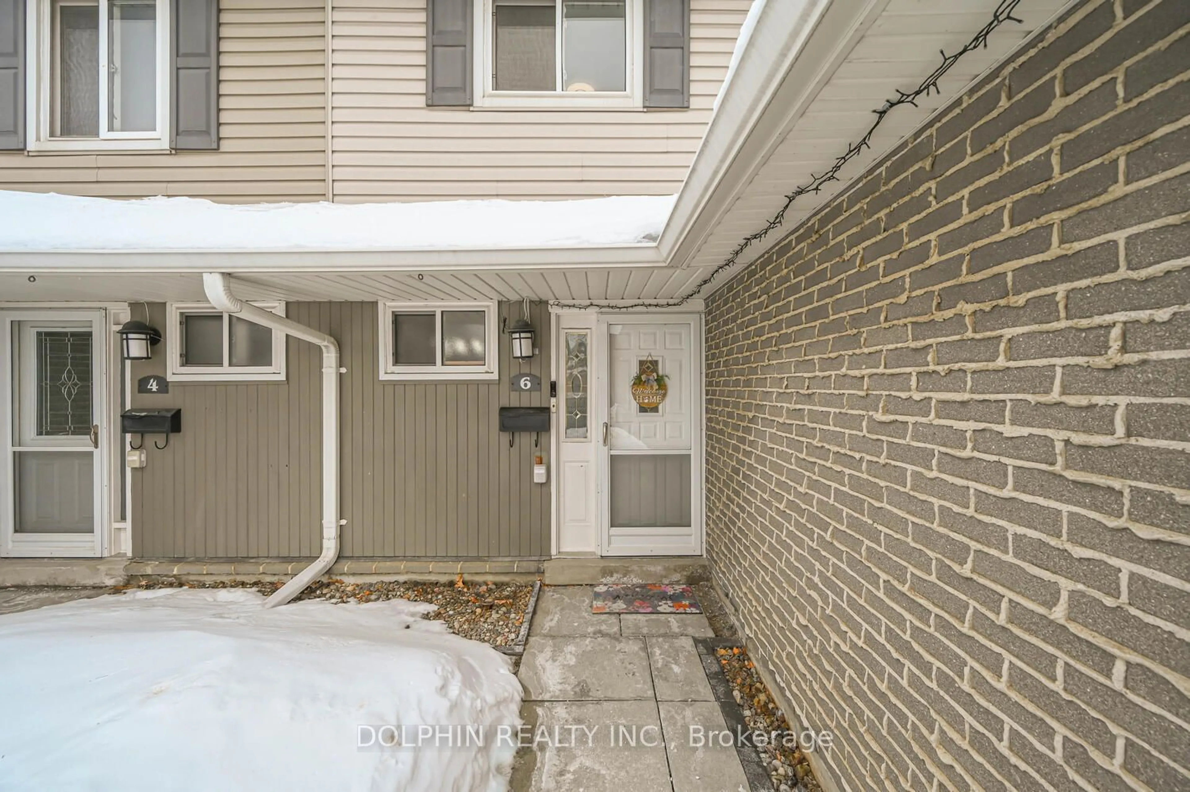 Indoor entryway for 6 Village Crt, Brampton Ontario L6W 1A6