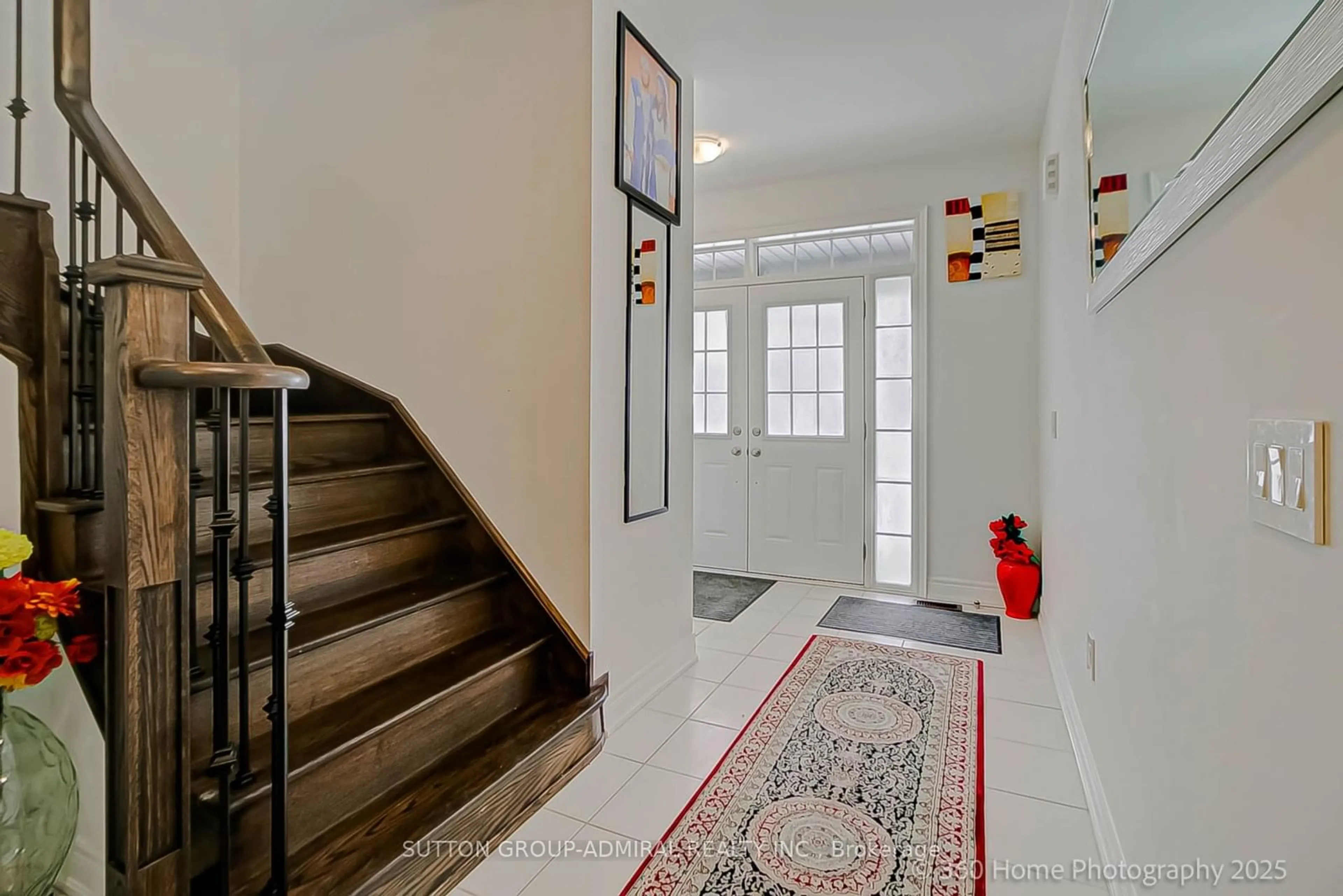 Indoor entryway for 33 Tiger Cres, Brampton Ontario L6R 0C8