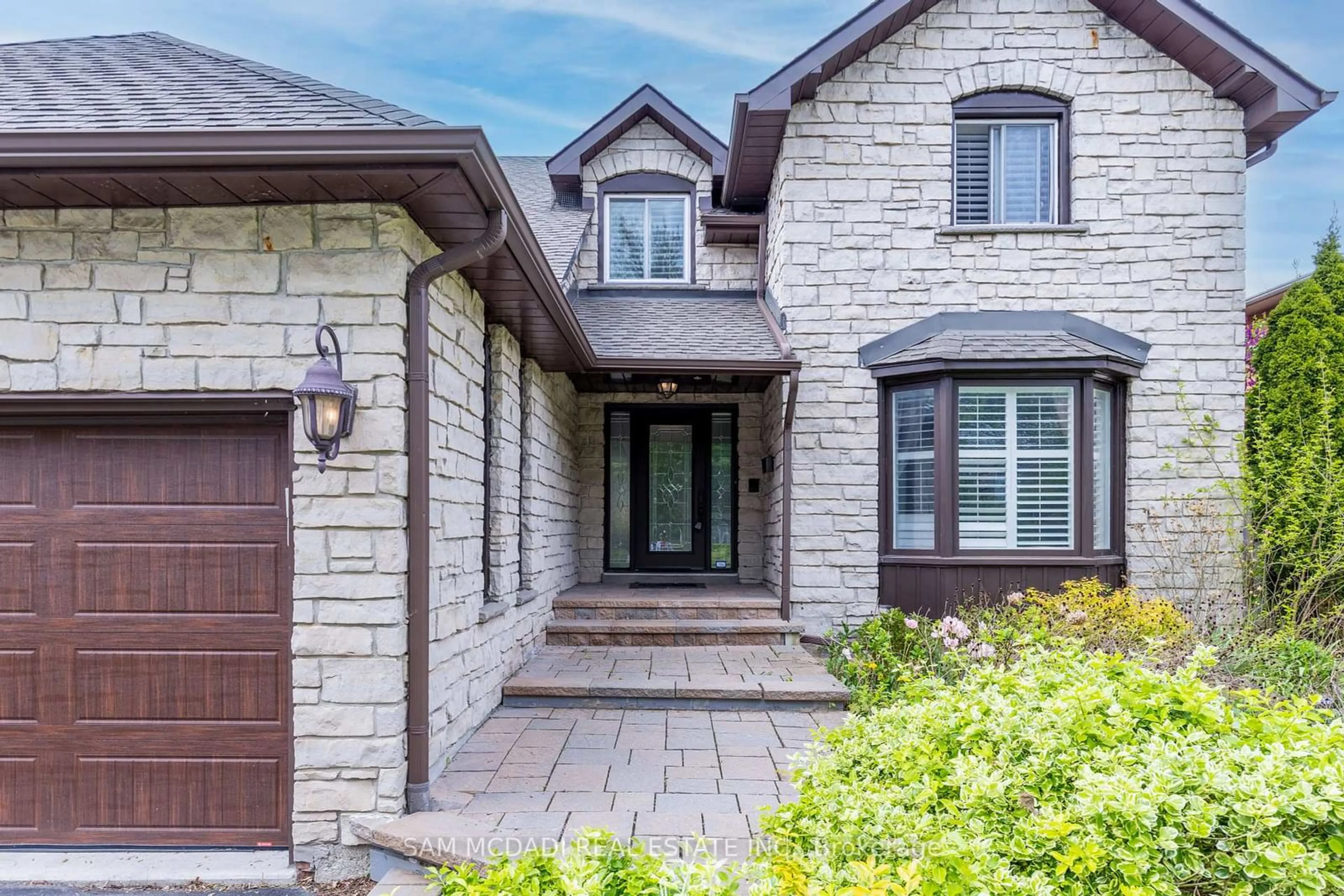 Home with brick exterior material, street for 4196 Bridlepath Tr, Mississauga Ontario L5L 3G1