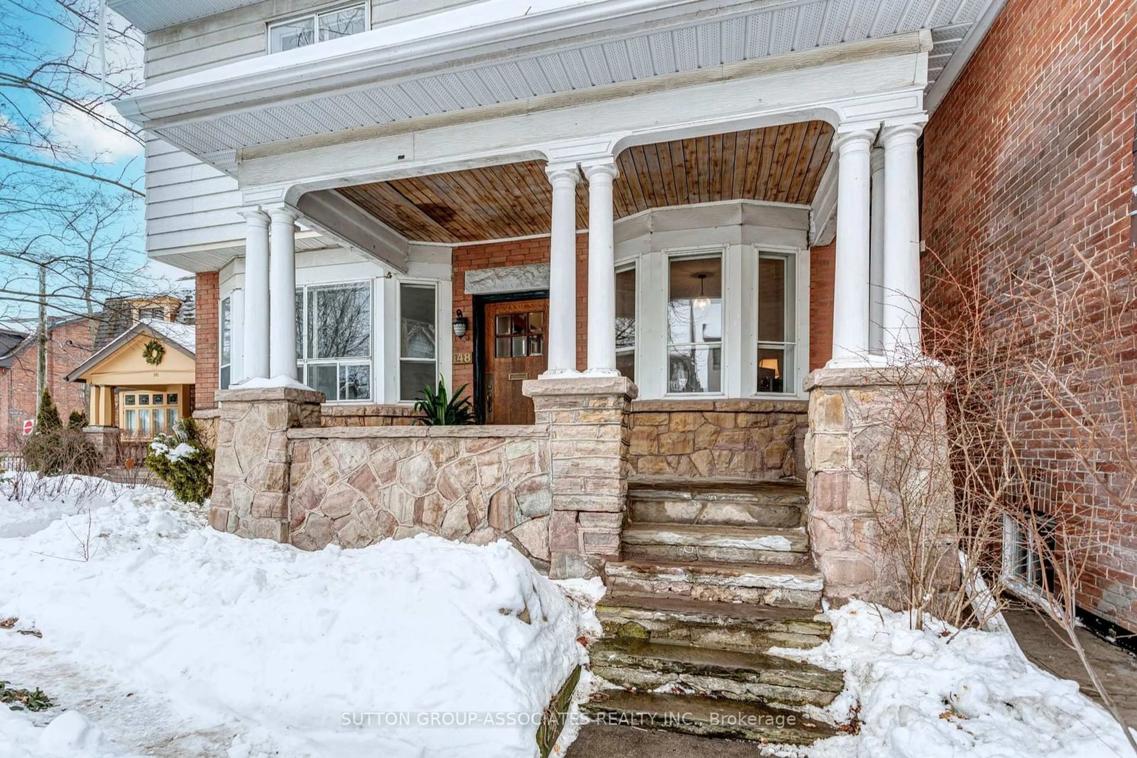 Indoor entryway for 148 Indian Rd, Toronto Ontario M6R 2V8