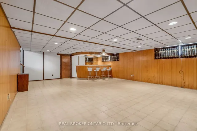 Additional property image - 24 Winsland Dr
