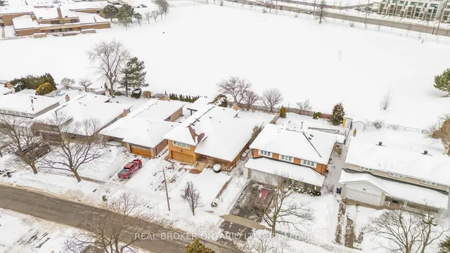 Additional property image - 24 Winsland Dr