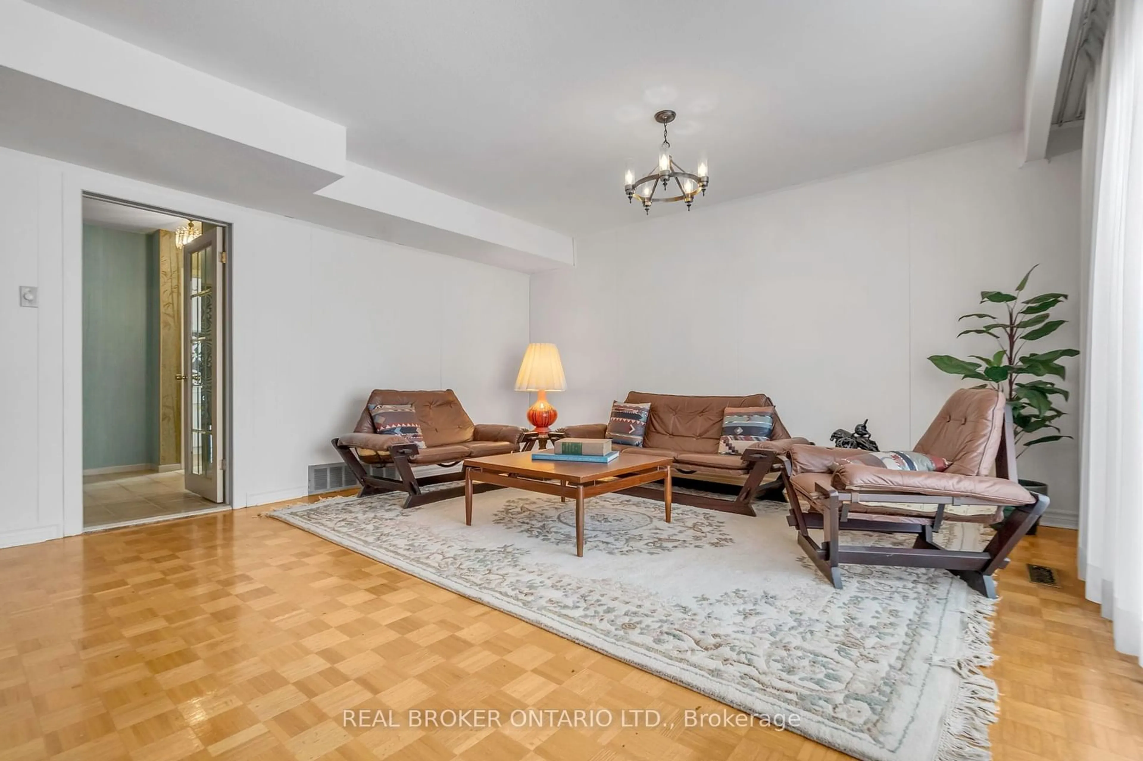 Living room with furniture, unknown for 24 Winsland Dr, Toronto Ontario M9B 6A2