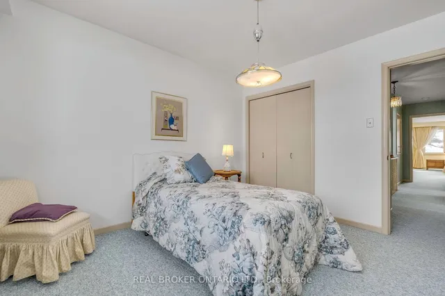 Additional property image - 24 Winsland Dr