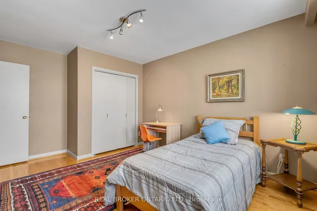 Additional property image - 24 Winsland Dr