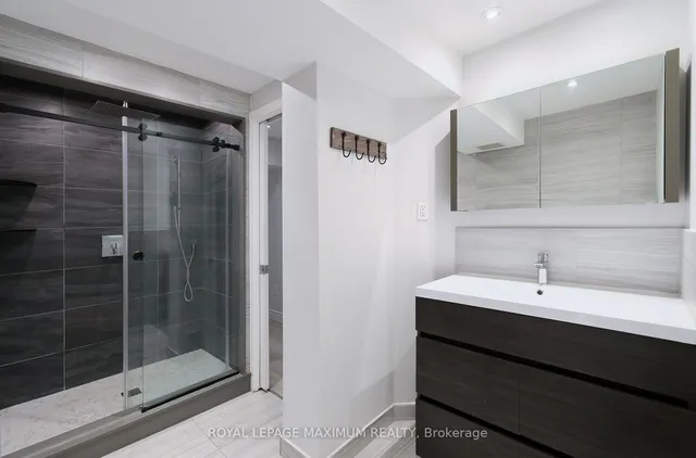Additional property image - 248 Hullmar Dr