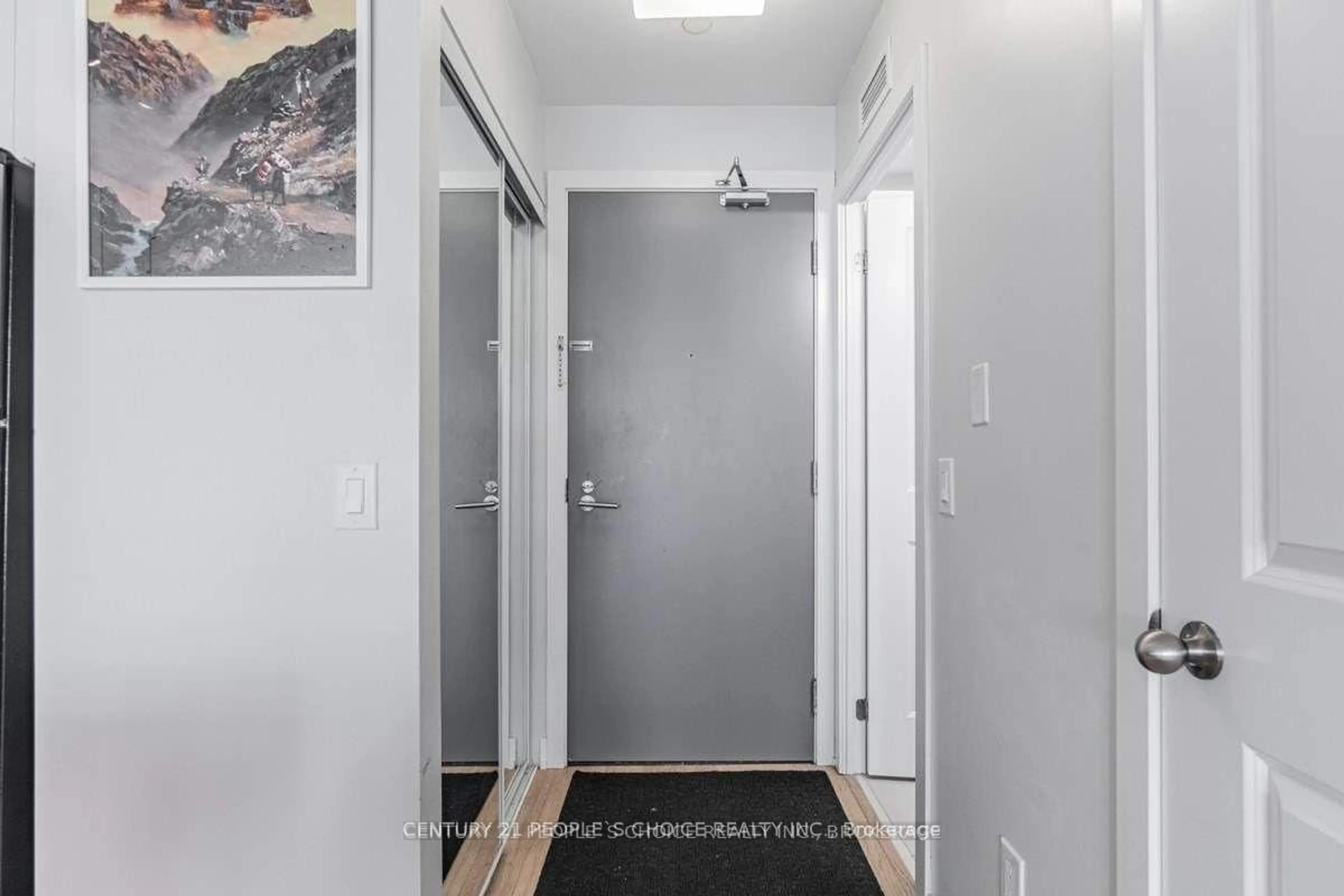 Indoor entryway for 8 Fieldway Rd #523, Toronto Ontario M8Z 0C3