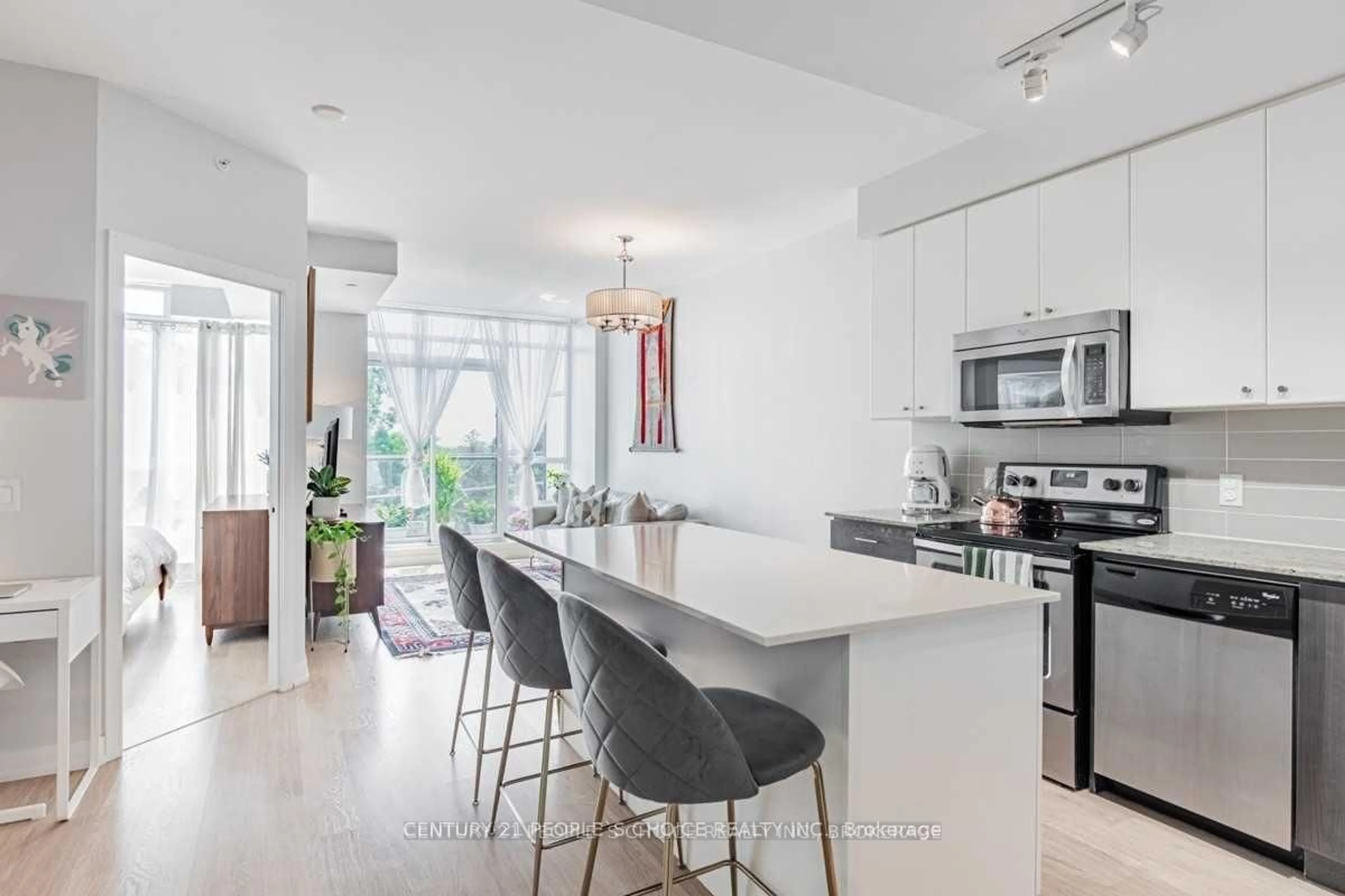 Open concept kitchen, ceramic/tile floor for 8 Fieldway Rd #523, Toronto Ontario M8Z 0C3