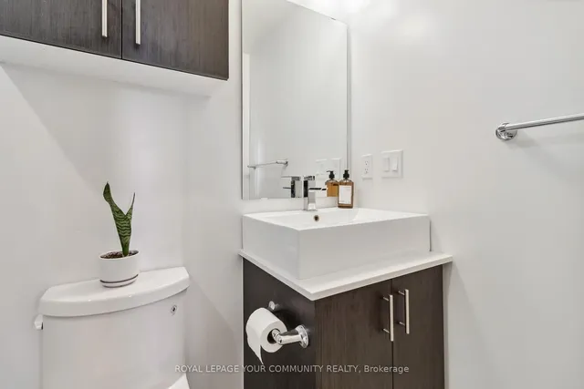 Additional property image - 1050 Main St Unit 324