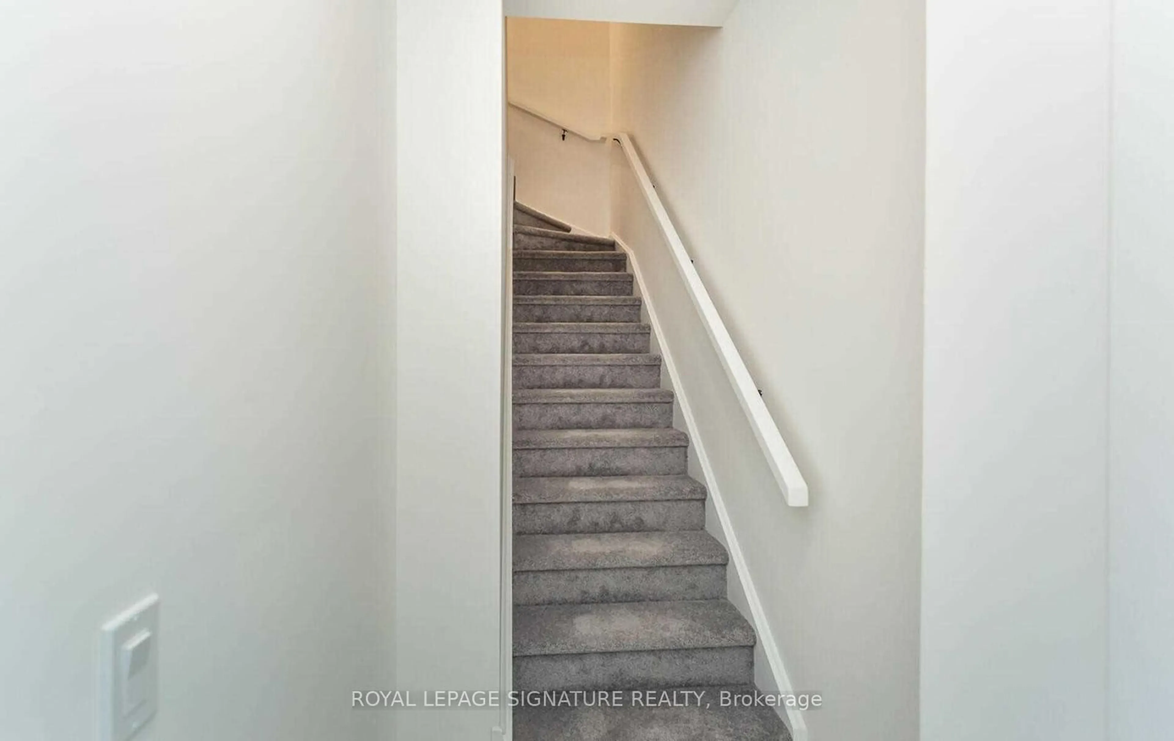 Stairs for 3062 Sixth Line #342, Oakville Ontario L6M 4J9