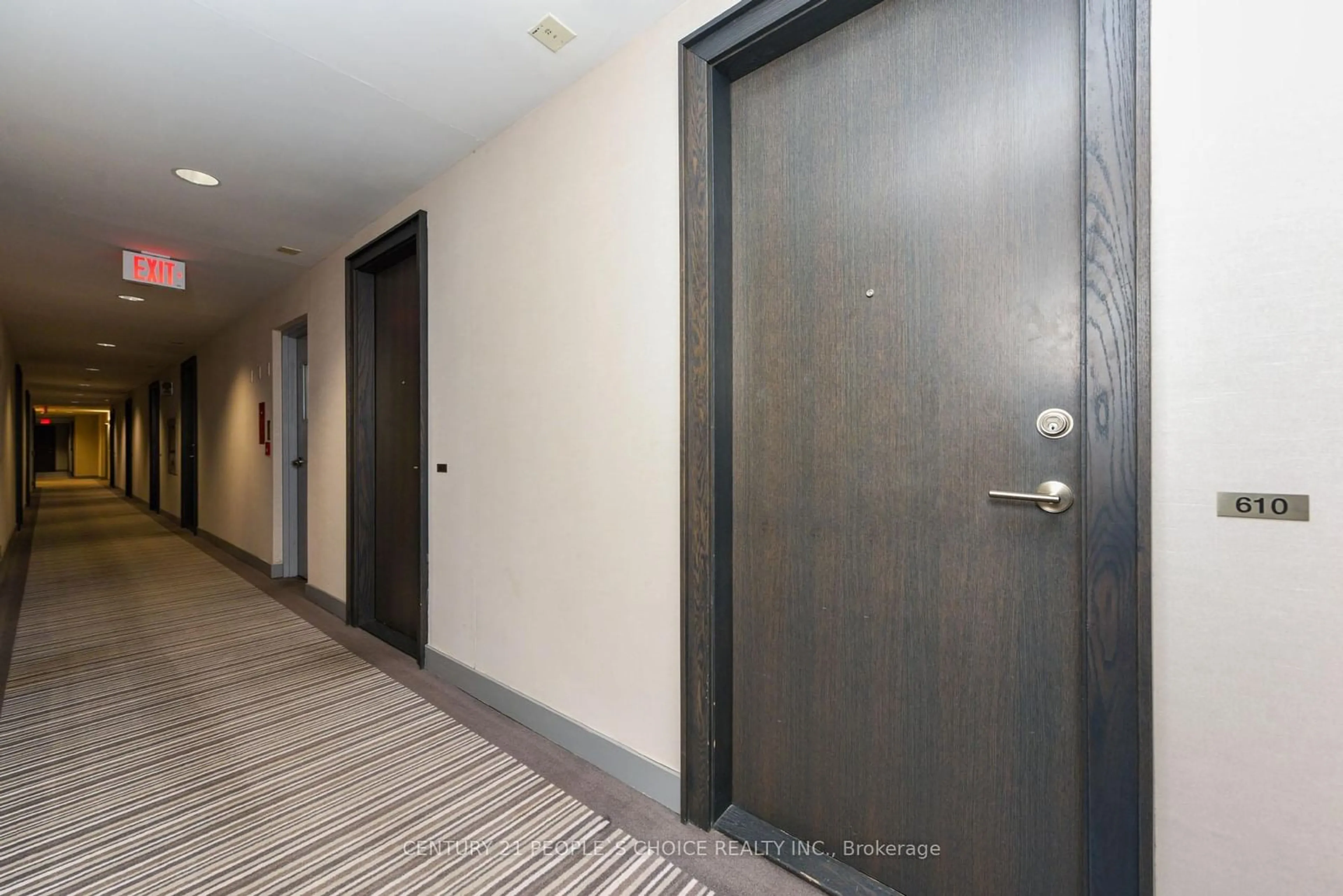 Indoor foyer for 105 The Queensway #610, Toronto Ontario M6S 5B5