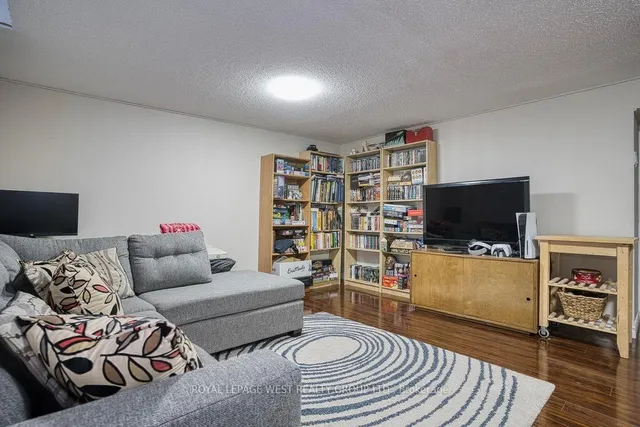 Additional property image - 45 Hansen Rd Unit 22