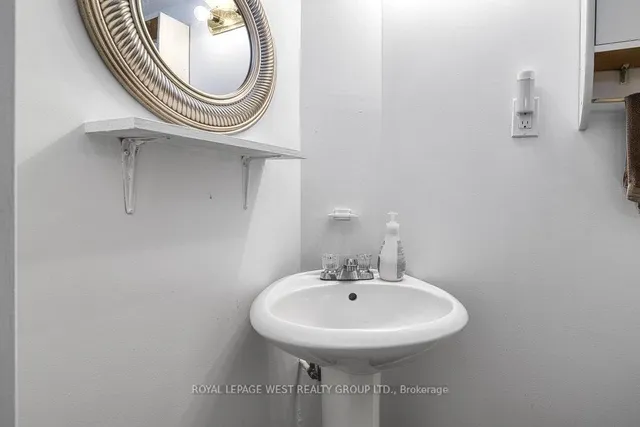 Additional property image - 45 Hansen Rd Unit 22