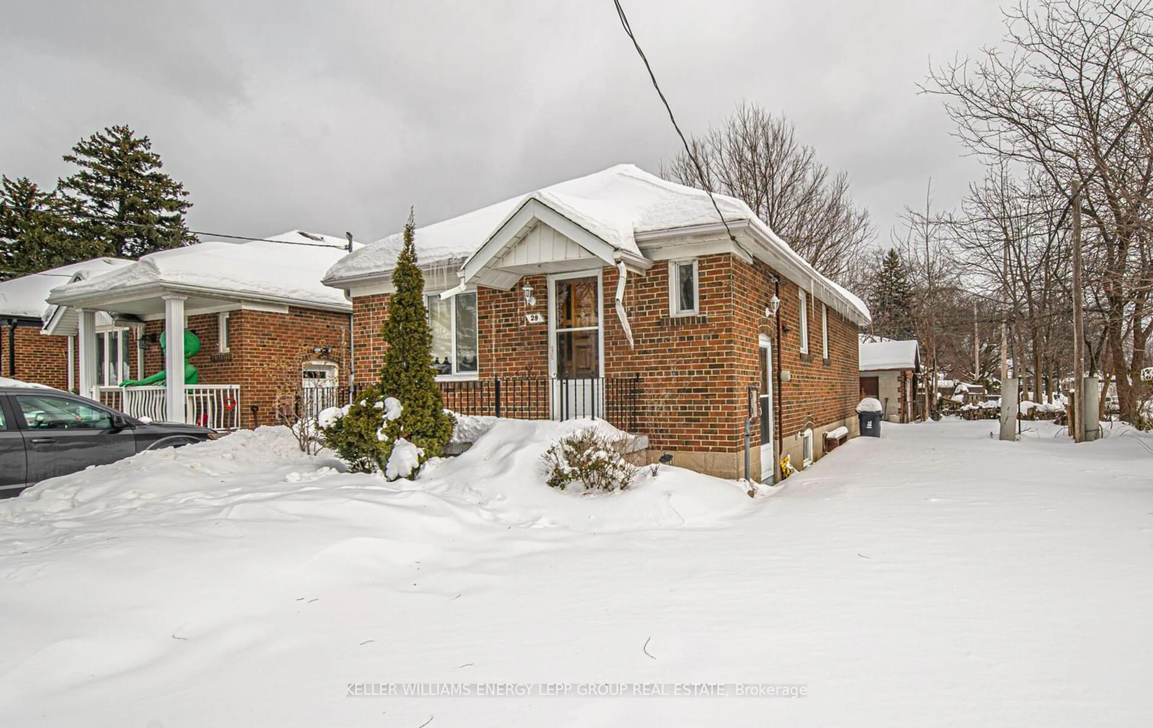 A pic from outside/outdoor area/front of a property/back of a property/a pic from drone, street for 29 Parker Ave, Toronto Ontario M8Z 4L7