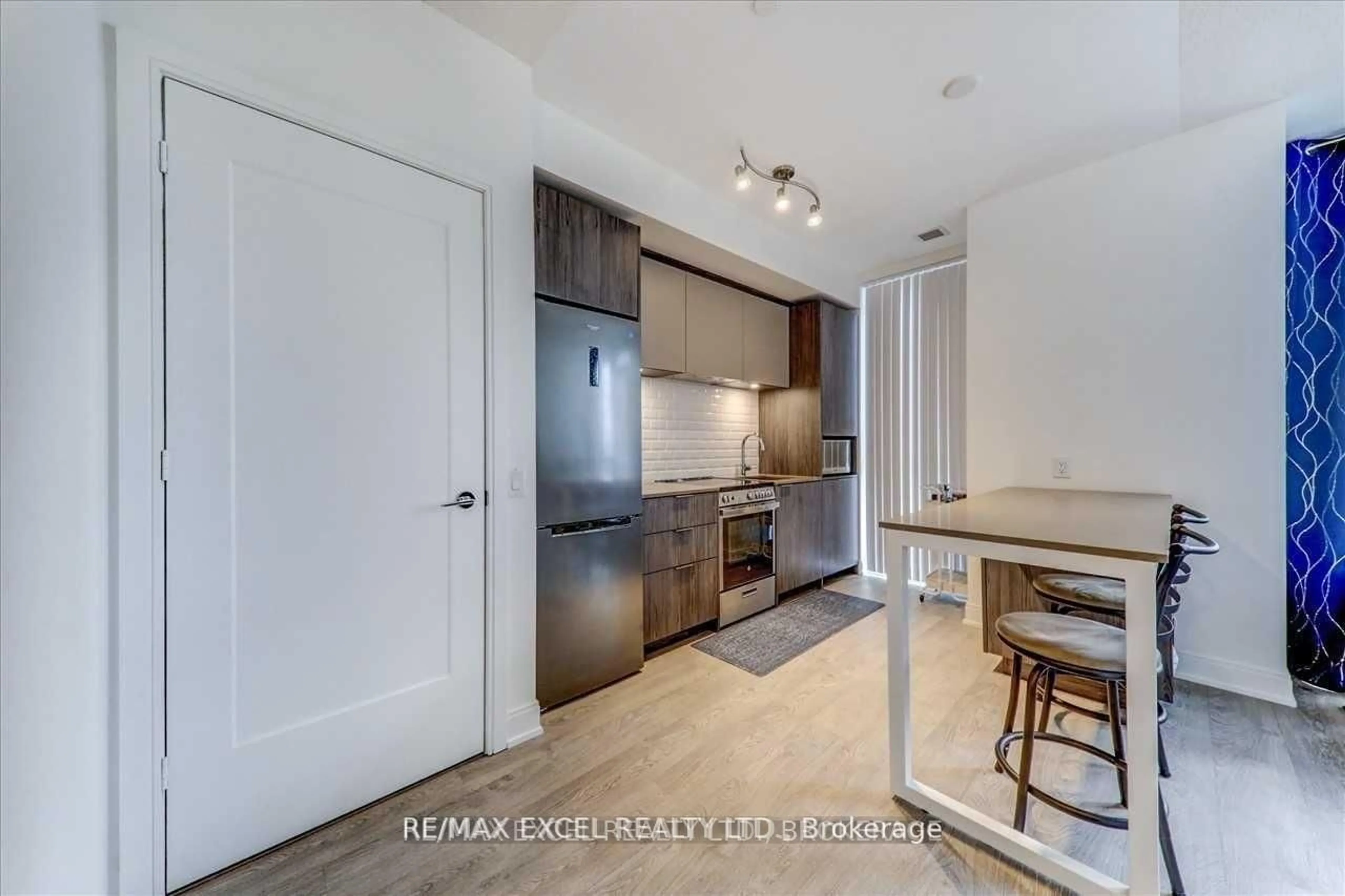 Open concept kitchen, unknown for 70 Annie Craig Dr #415, Toronto Ontario M8V 0G2