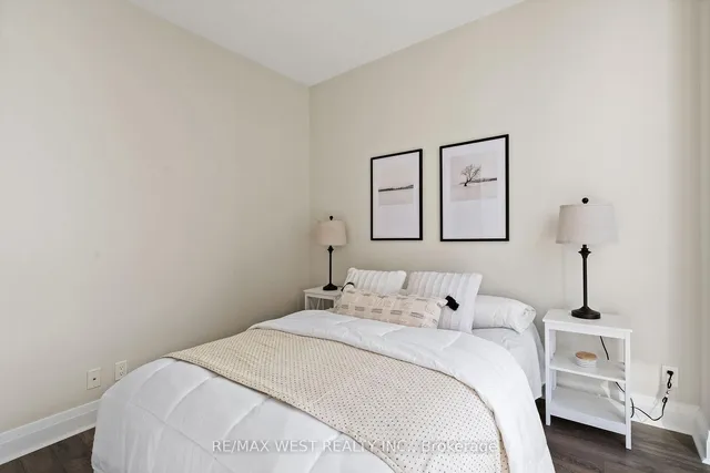 Additional property image - 17 Zorra St Unit 1710